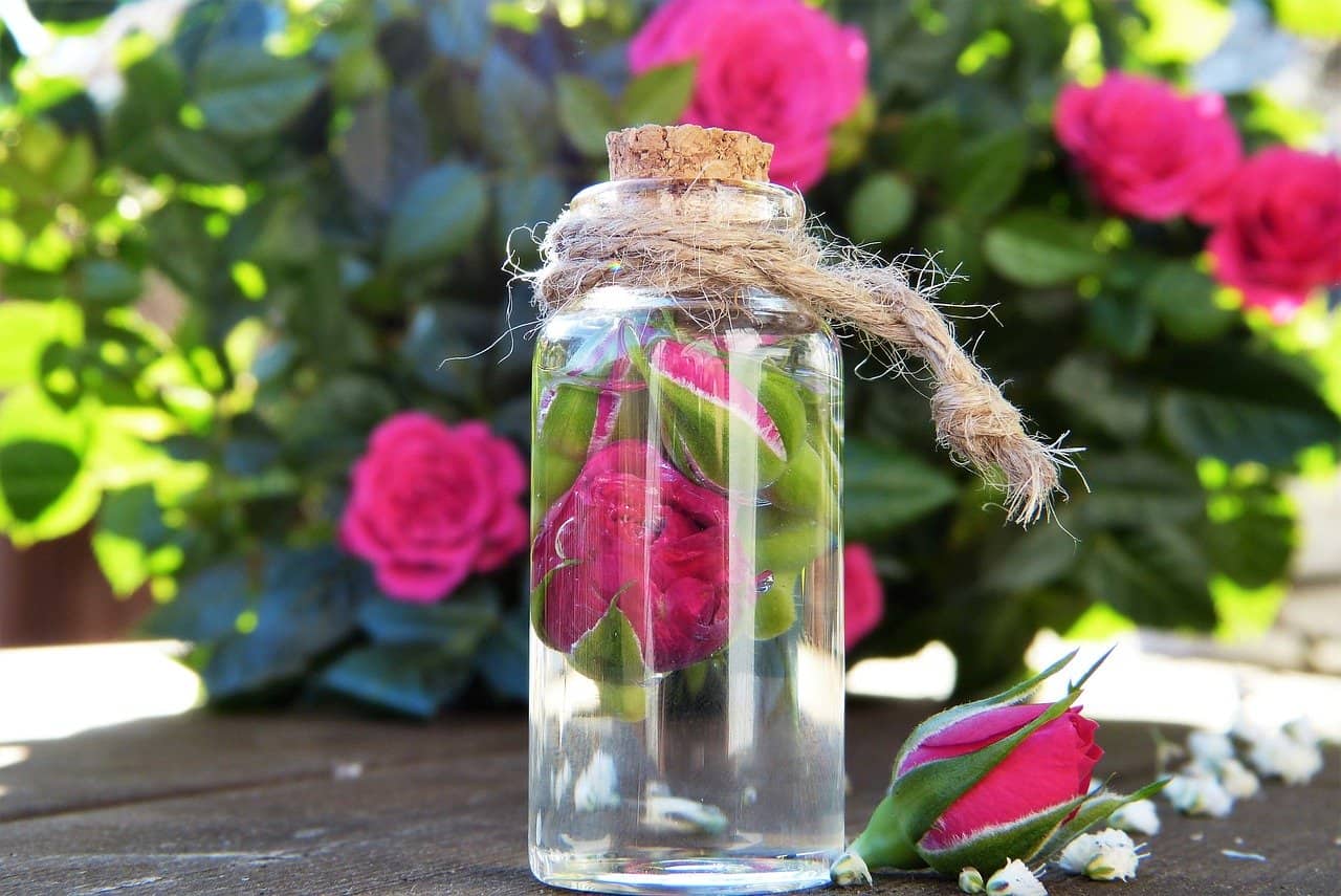 Une eau de rose naturelle