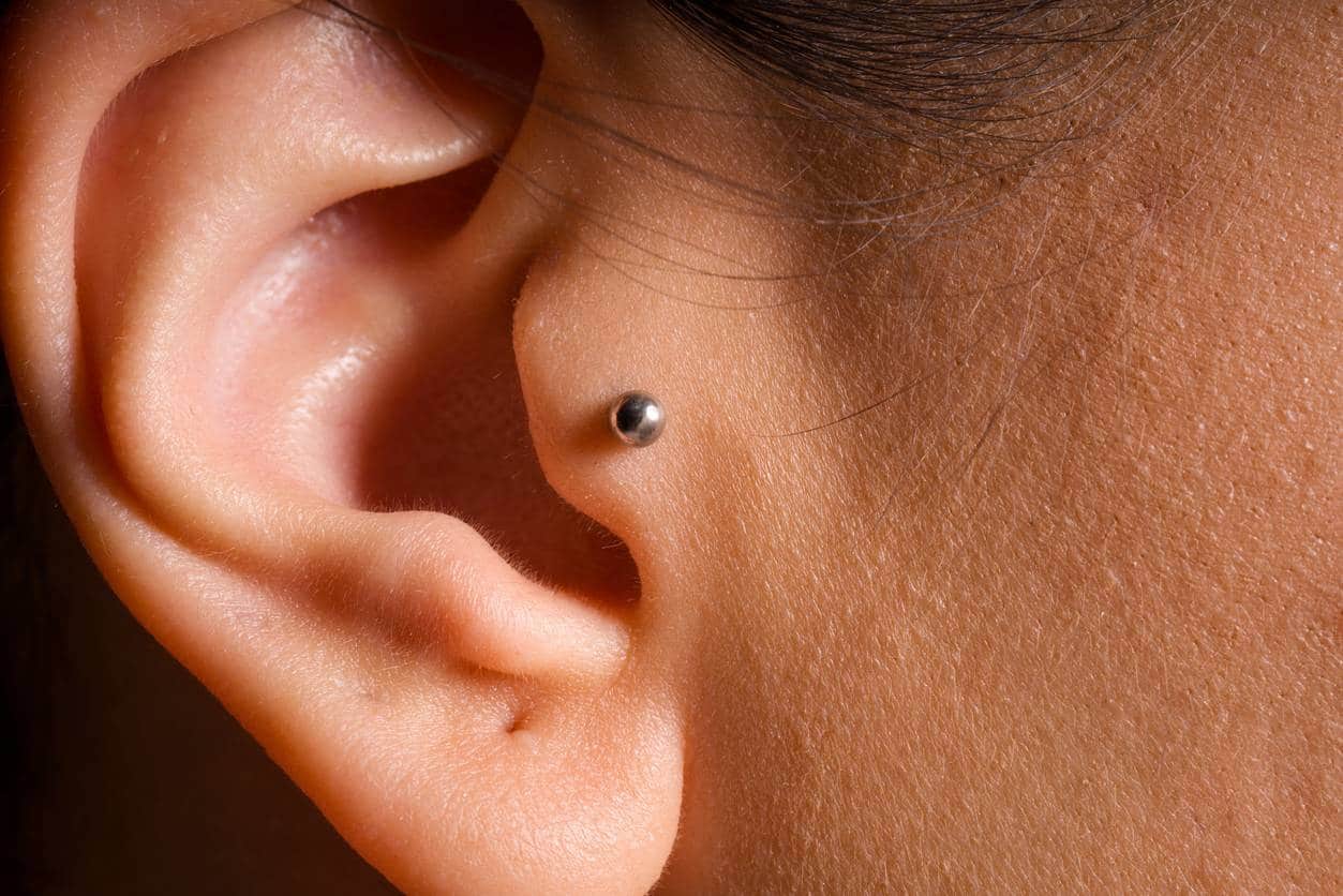 piercing tragus