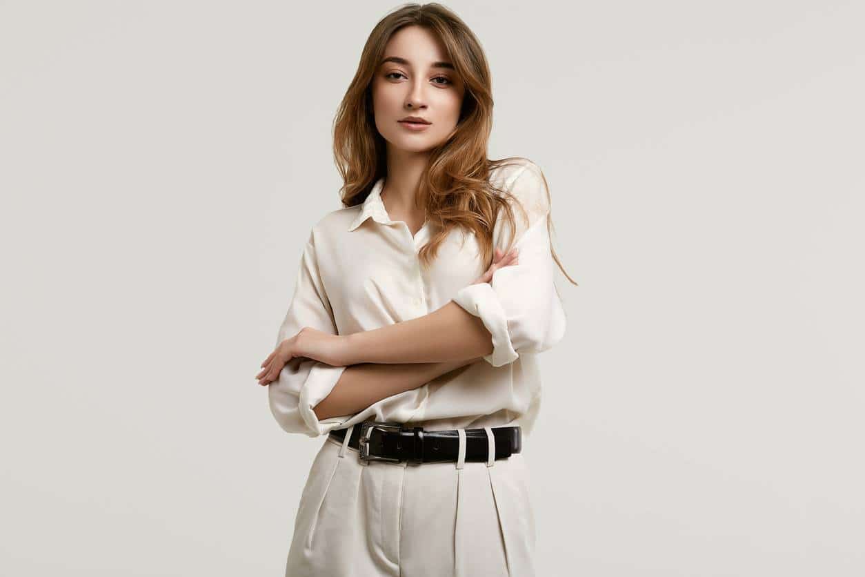 Un pantalon femme taille haute pour toutes les occasions