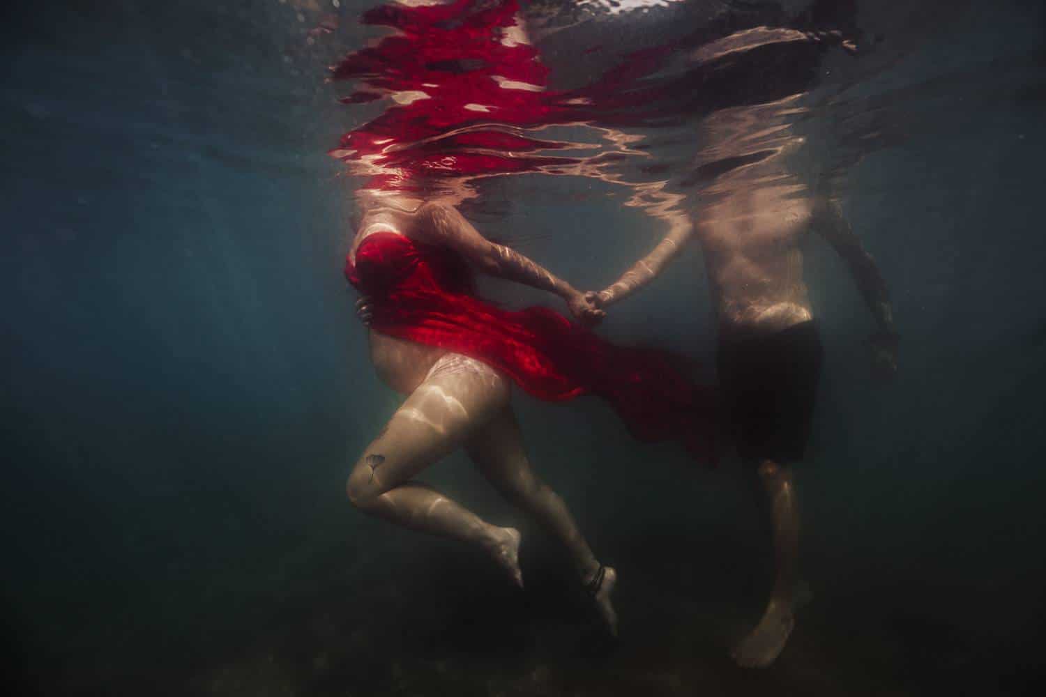 séance photo couple underwater