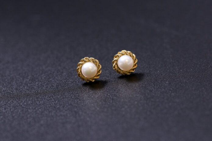 boucles oreilles nettoyer entretenir